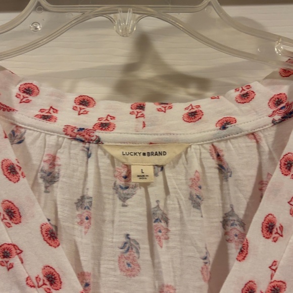 Lucky Brand White Blouse with Pink Floral Print size L like new - Picture 3 of 4